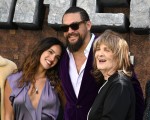 【写真】ジェイソン・モモア、恋人＆母親と『マインクラフト』プレミアに
