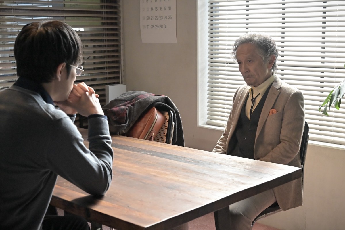 『クジャクのダンス、誰が見た？』第8話　“心麦”広瀬すず、刑事“赤沢”藤本隆宏に事件の見直しを求める