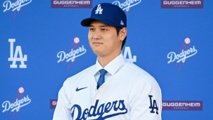 大谷翔平、ホームラン後に“デコピンポーズ”披露！ 「かわいすぎる」「デコー！」とファン歓喜