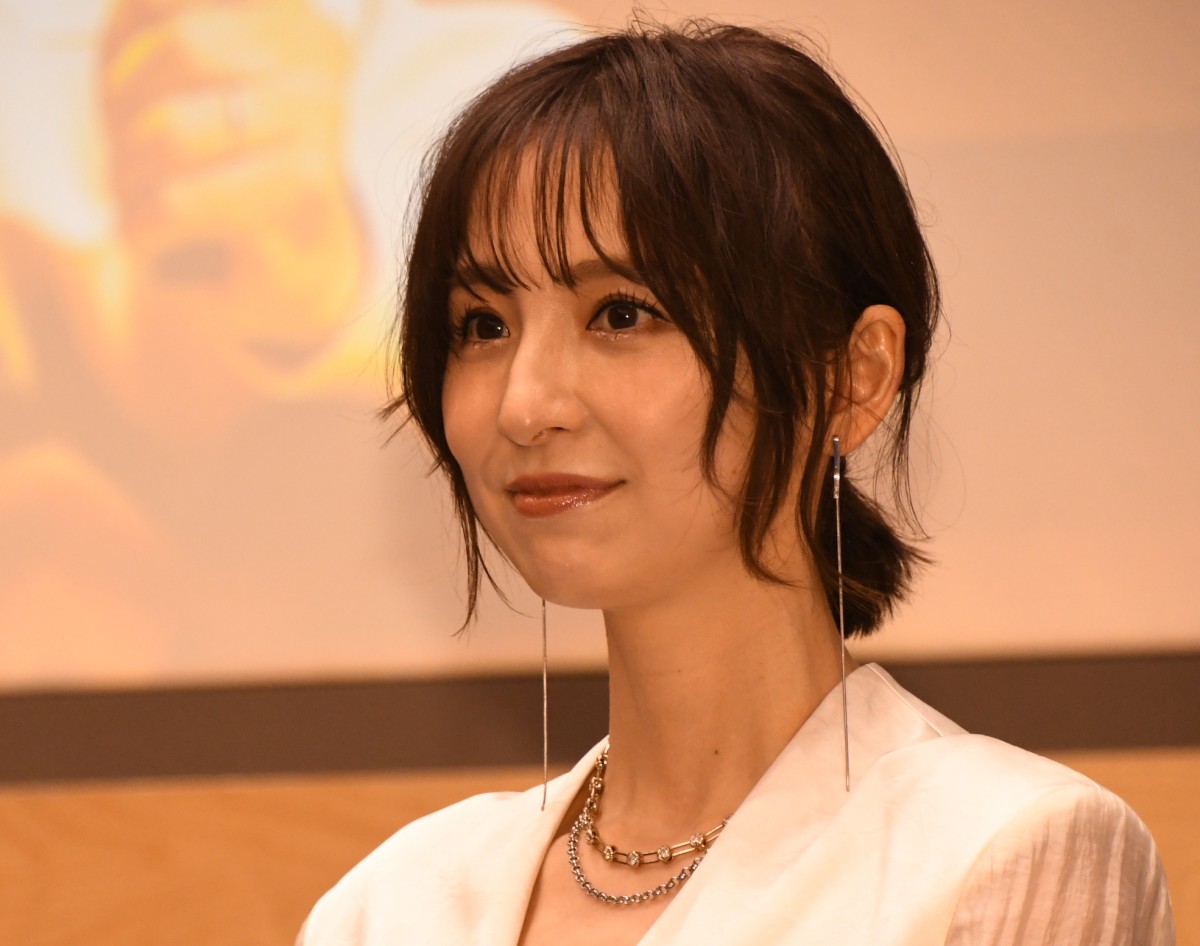篠田麻里子