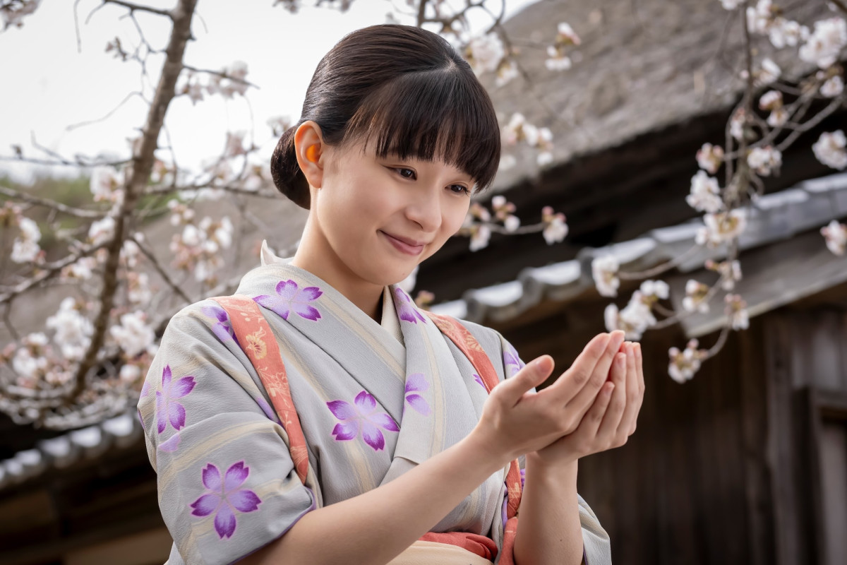 芳根京子主演『波うららかに、めおと日和』昭和の“交際ゼロ日婚”を描くハートフルラブコメディー今夜開幕！