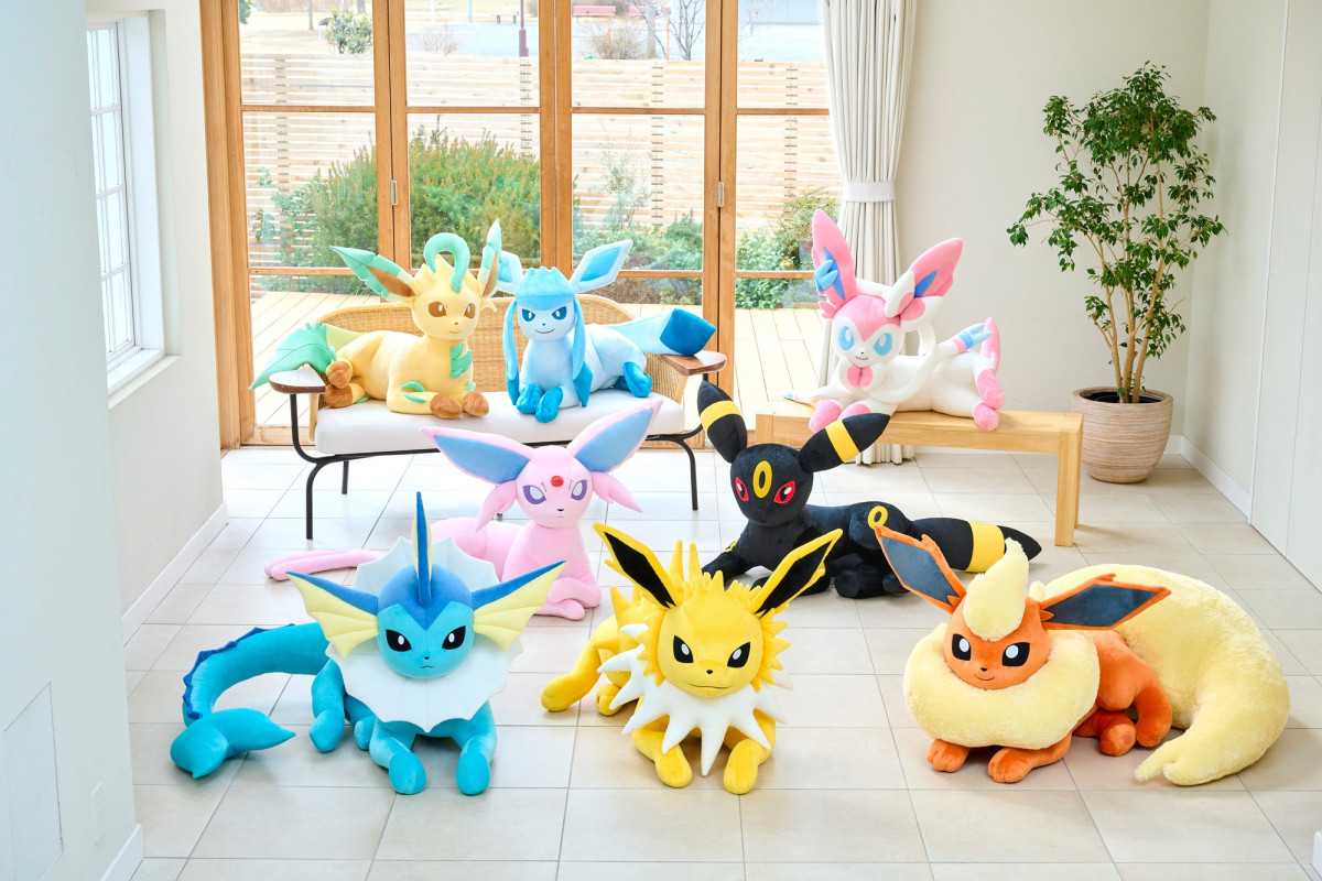 『ポケモン』イーブイ進化形の“等身大ぬいぐるみ”がかわいい！ 「ポケモンセンター」で受注販売スタート