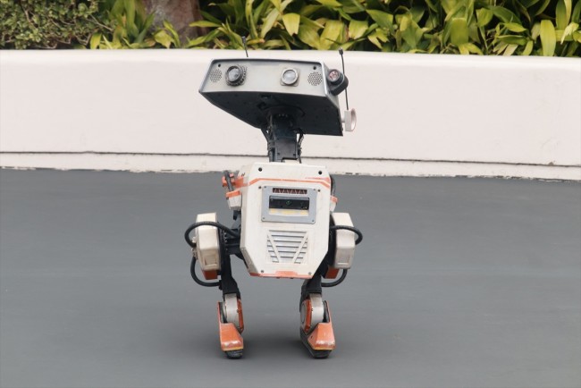 フォト特集】東京ディズニーランドに『スター・ウォーズ』新ドロイド