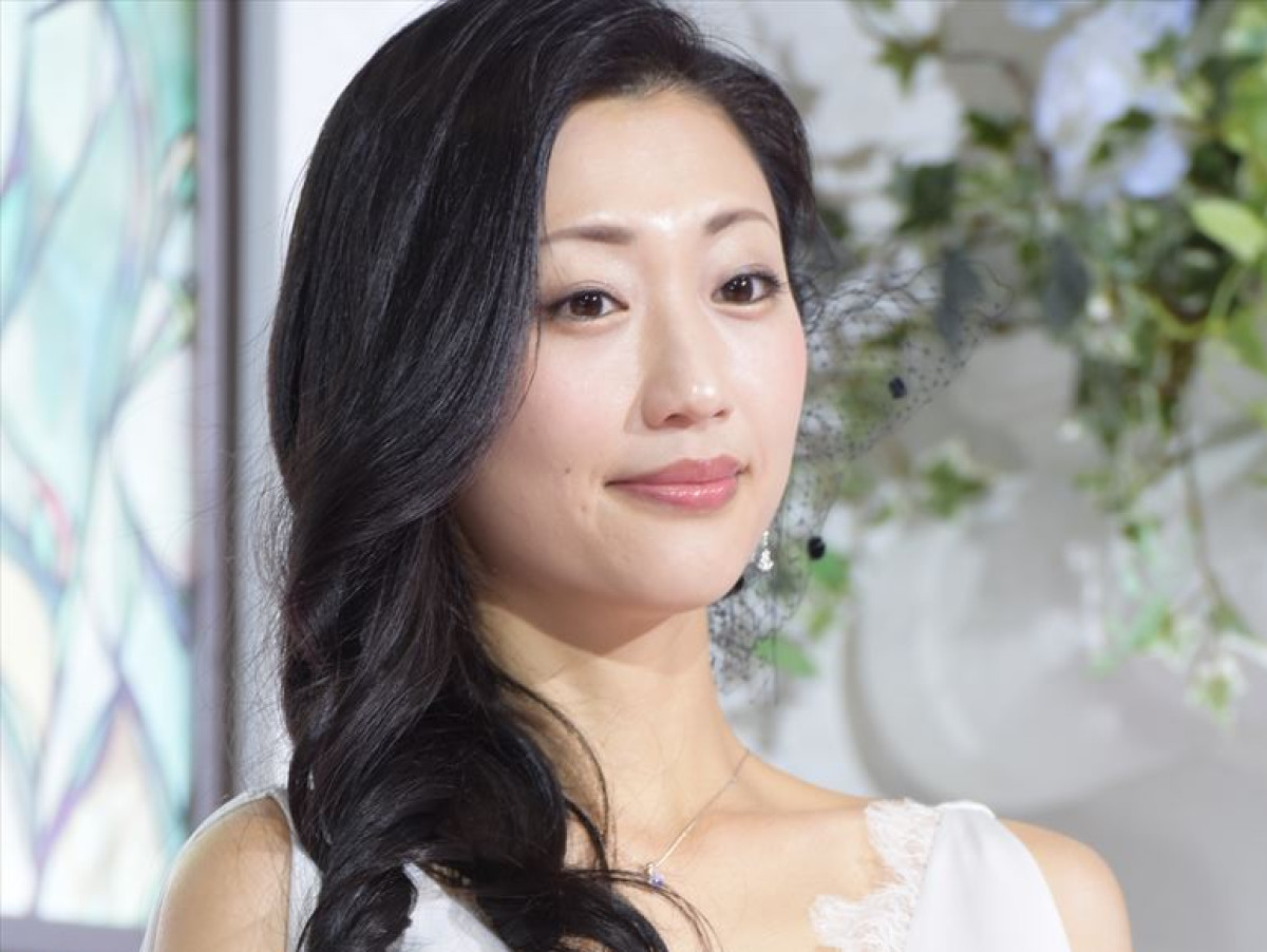 実は“別居婚”している有名人　「デートも1泊2日が限界」人気歌手が選んだ結婚の最適解