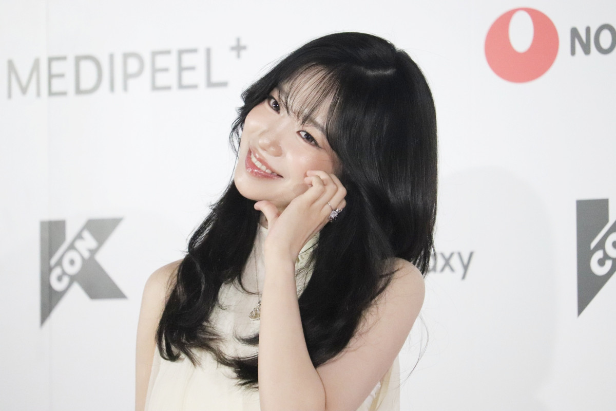 「KCON JAPAN 2025」のレッドカーペットに登場したチョ・ユリ＿20250509【二次使用不可】