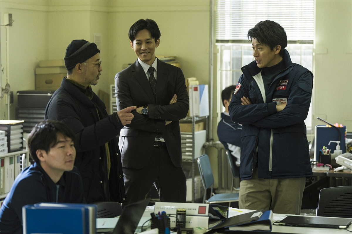 小栗旬×松坂桃李×池松壮亮×窪塚洋介の最強キャストがリアリティを追求　『フロントライン』メイキング写真解禁
