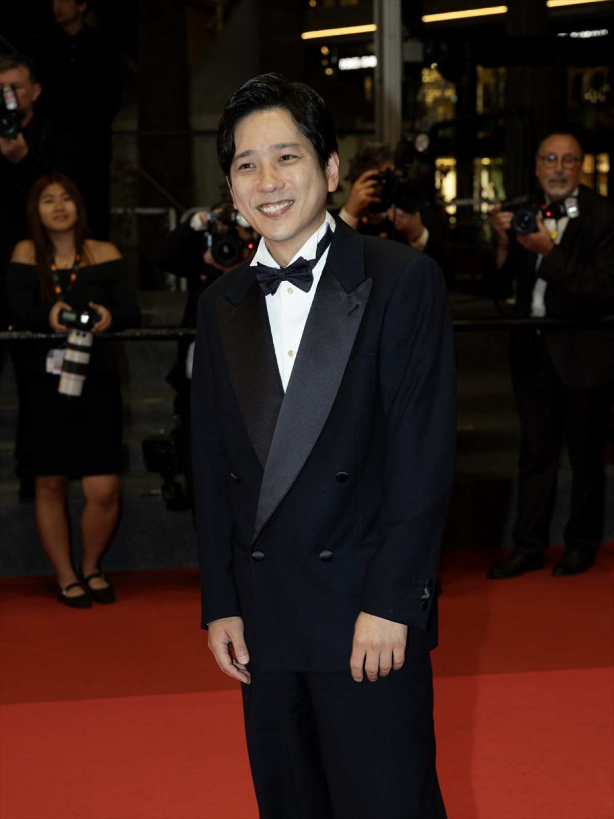 二宮和也&小松菜奈、カンヌのレッドカーペットに初登場！　『８番出口』世界初お披露目で喝采