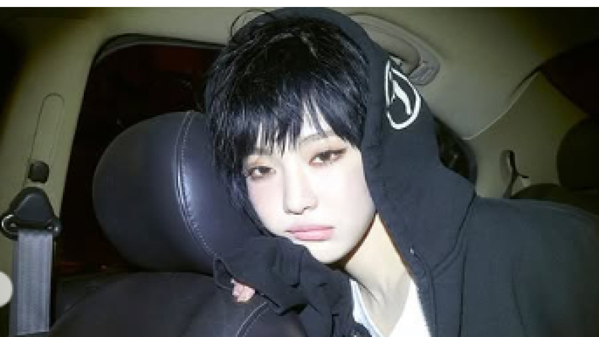 aespa ニンニンが“黒髪ベリーショート”にイメチェン！ 「イケメンすぎ