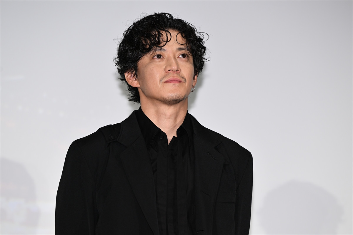 小栗旬、映画『フロントライン』初日に喜び「勇気をもらえる映画」　DMATへエールも