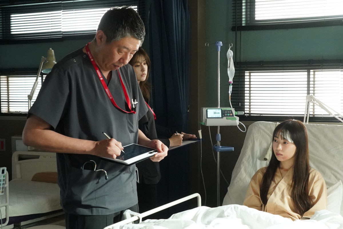 『Dr.アシュラ』“朱羅”松本若菜が優しくほほ笑む場面に反響「笑顔いただきました」「うれしくなる」