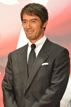 阿部寛、「第30回東京国際映画祭」オープニング＆レッドカーペットにて（2017年）