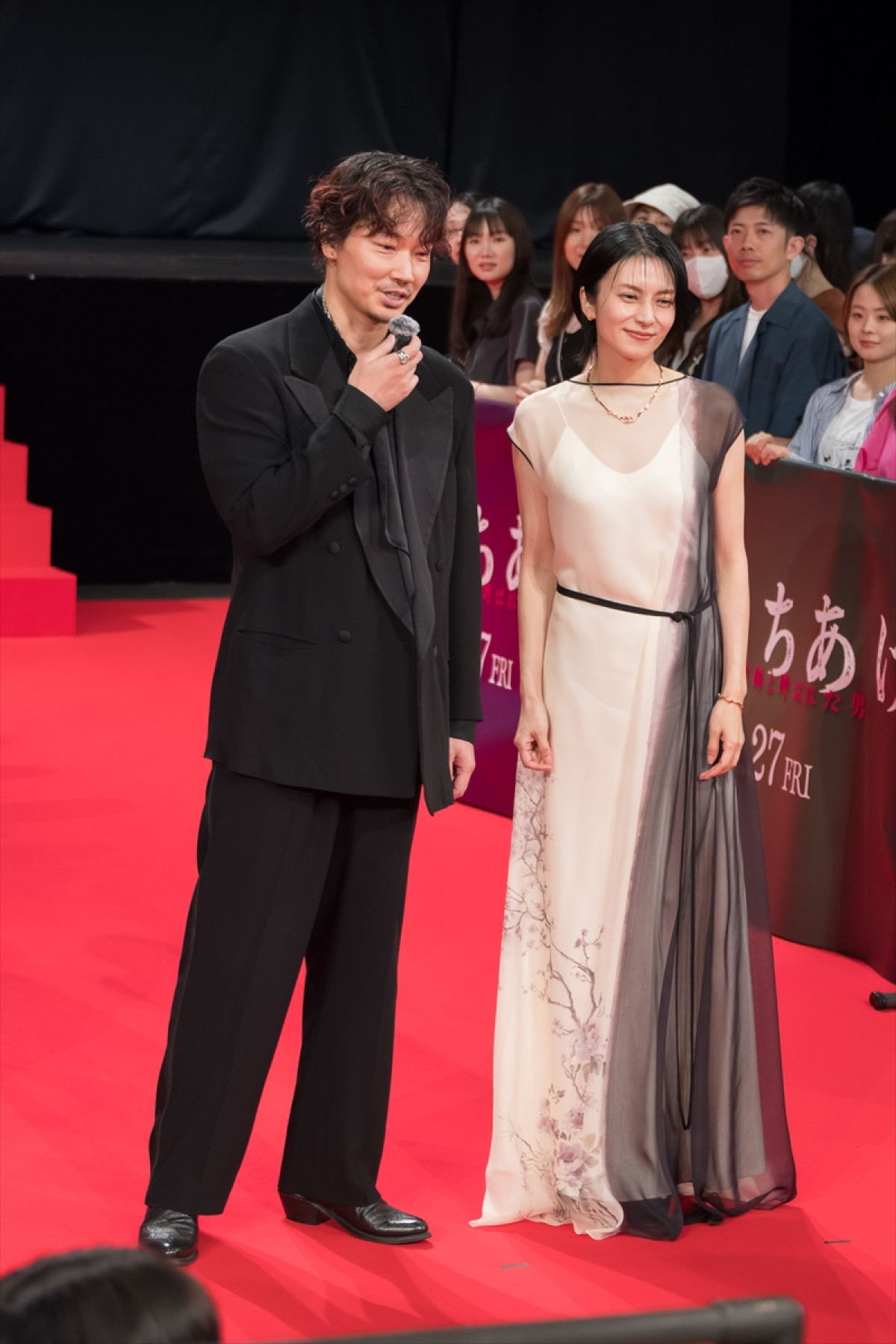 綾野剛、ファンへの気遣いに拍手「体調とか悪くなったらすぐ言って」
