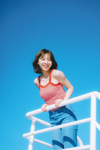 日向坂46 富田鈴花 1st写真集より