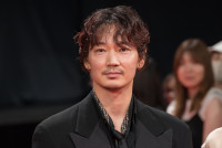 綾野剛、ファンへの気遣いに拍手「体調とか悪くなったらすぐ言って」