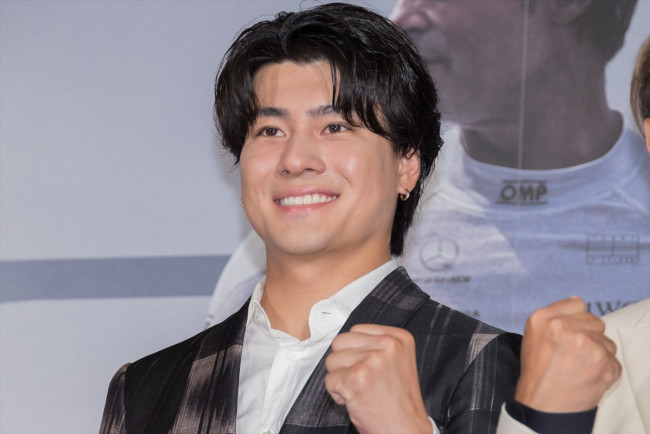 『F1(R)/エフワン』舞台あいさつに出席した森本慎太郎