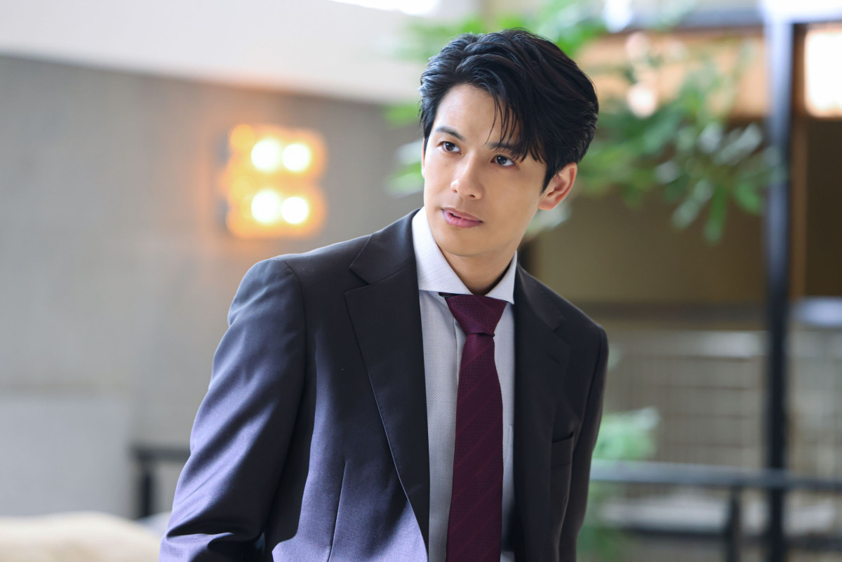 ドラマ『初恋DOGs』に出演する森崎ウィン