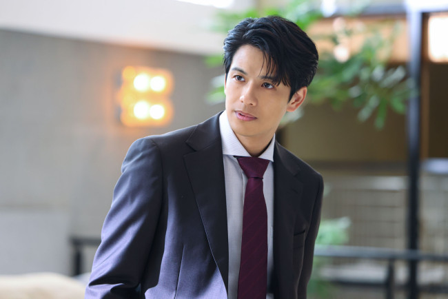 ドラマ『初恋DOGs』に出演する森崎ウィン