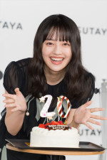 上坂樹里、1st写真集『日日是好日』刊行記念プレス取材での様子
