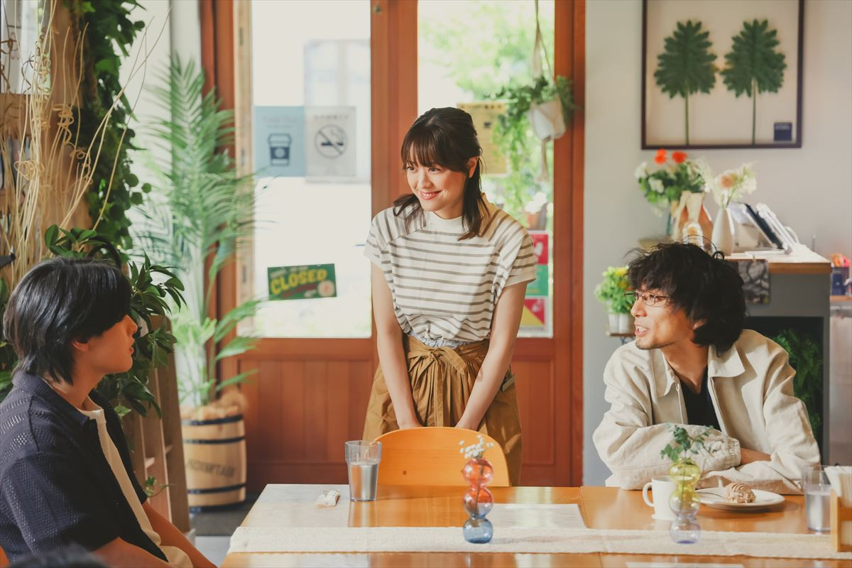 “乙葉”島崎遥香、「レンアイ」カミングアウト！　『もしレン』第4話場面写真到着　原作者書き下ろしイラストも