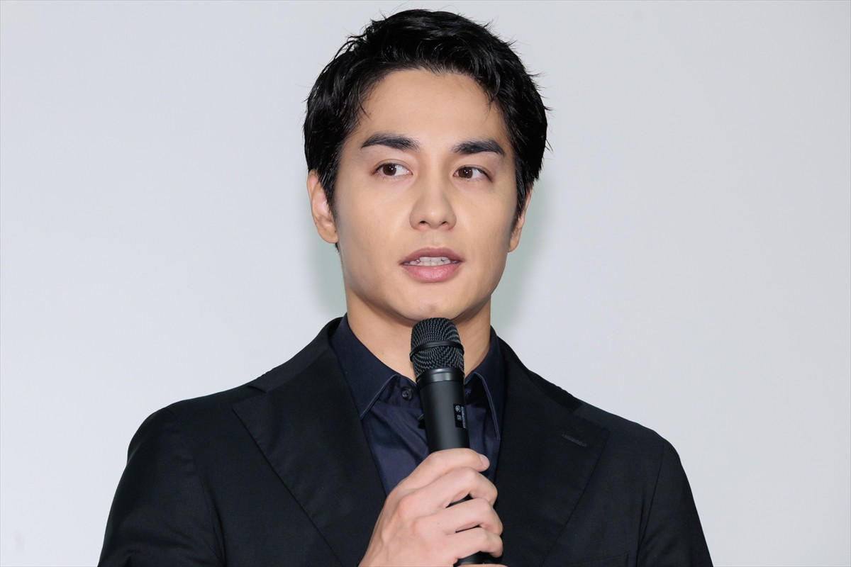 仲野太賀、父・中野英雄と親子共演　真正面での対峙に「誰かのいたずらかな？」