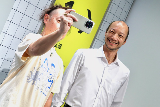 “歩く男”グリーティング 東京・表参道で8月8日限定で開催された「8/8(ハチハチ)地下通路フォトスポット」の様子