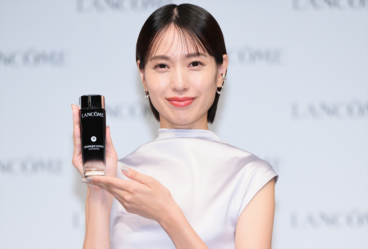 戸田恵梨香、美麗ドレスで登場　自身のリカバリー方法を明かす
