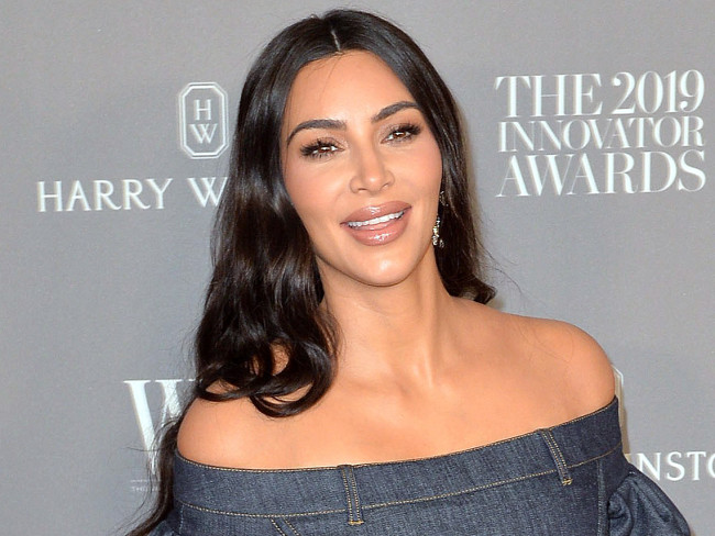 キム・カーダシアン、息子の乳歯が初めて抜けた時のお祝いが桁違い