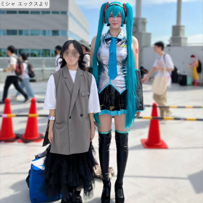 (写真右)ミシャ、近影 ※「ミシャ」エックス