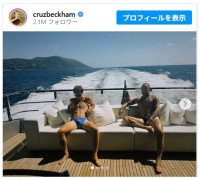 クルス・ベッカム、父デヴィッドと“親子ブーメランパンツ姿”を披露！※「Cruz Beckham」インスタグラム