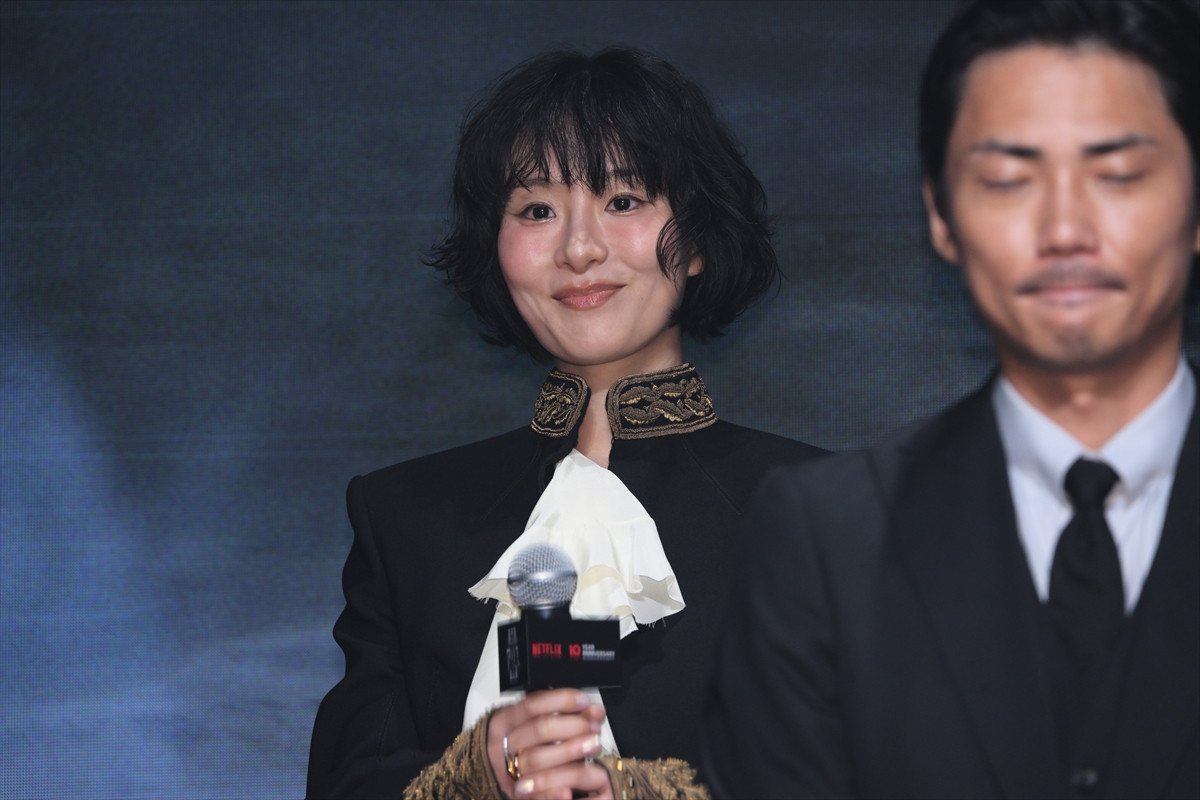 磯村勇斗、『今際の国のアリス』で共演の毎熊克哉と相思相愛「ずっとバディ」「もう離れられない」