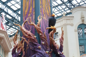 20250916_「ディズニー・ハロウィーン」ランド装飾＿ワールドバザール