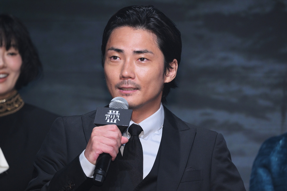 磯村勇斗、『今際の国のアリス』で共演の毎熊克哉と相思相愛「ずっとバディ」「もう離れられない」