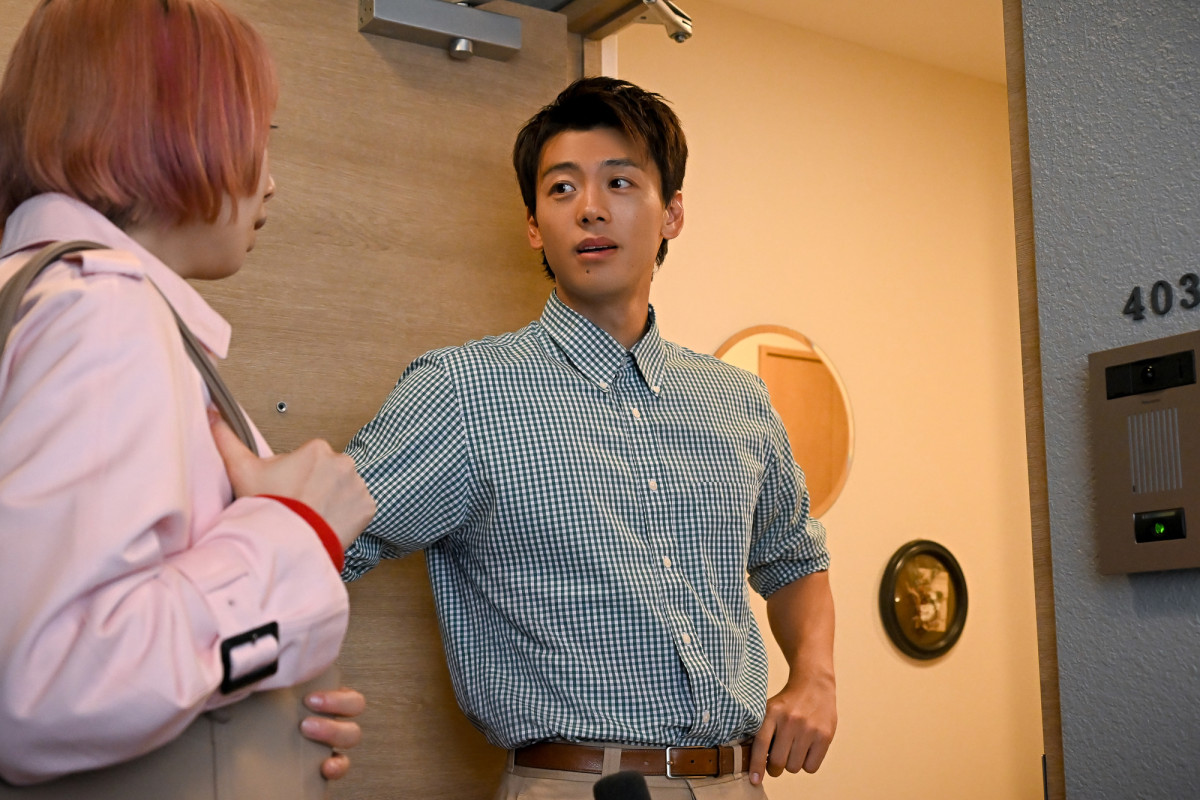 『じゃあ、あんたが作ってみろよ』“鮎美”夏帆にアプローチする“ミナト”青木柚に「年下沼男」「距離感バグ」の声