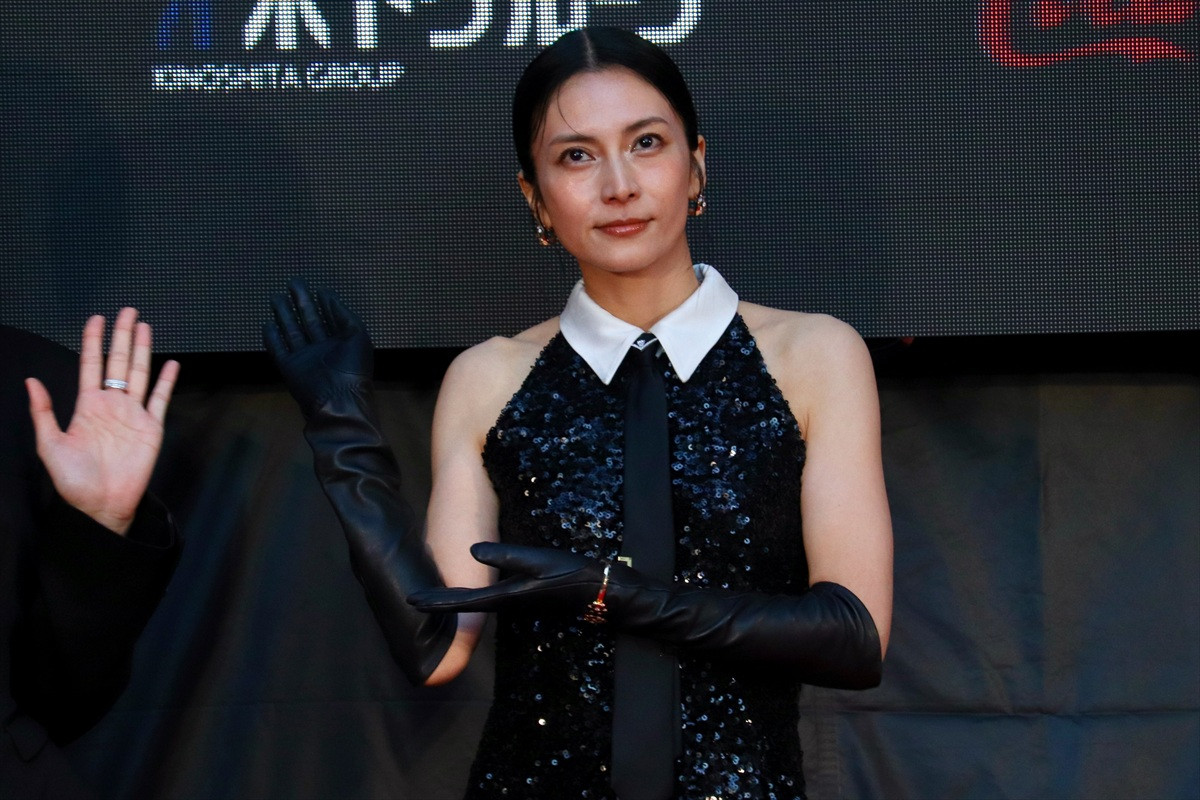 柴咲コウ、美肩&美スタイル際立つドレスで大人の魅力全開<第38回東京国際映画祭>
