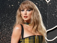 テイラー・スウィフトの新アルバム『The Life of a Showgirl』初日270万枚売上　発売初週の売上として史上2位の記録