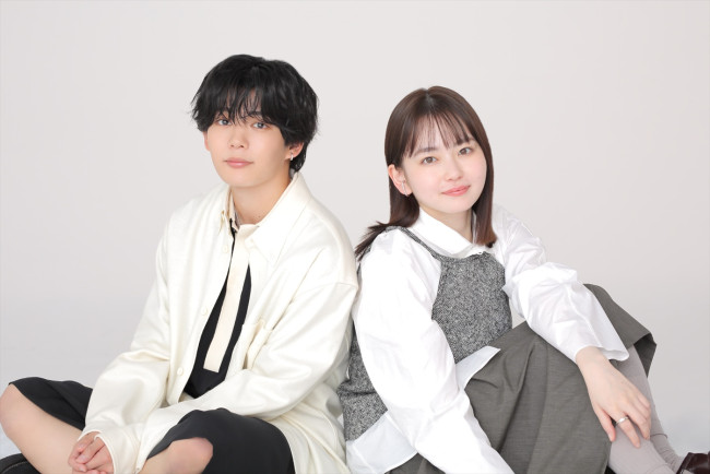 (左から)長尾謙杜、山田杏奈