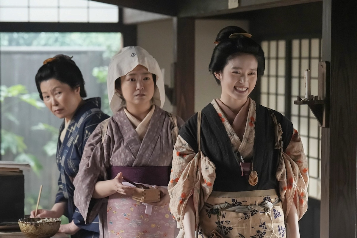 明日の『ばけばけ』“錦織”吉沢亮、“ヘブン”トミー・バストウのため家と女中を探すことに