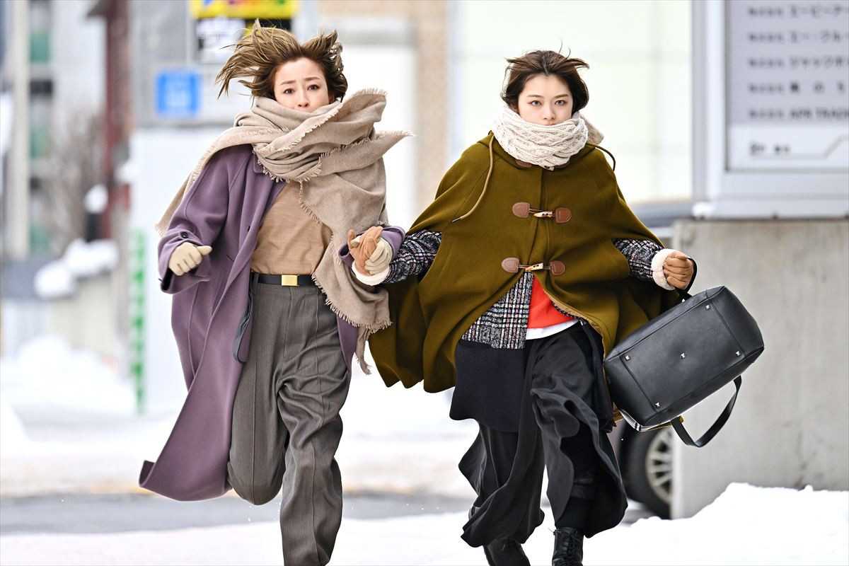 『映画ラストマン』福山雅治＆宮沢りえ共演シーンに、大泉洋ら捜査一課メンバーの姿も！　場面写真＆メイキングカット解禁