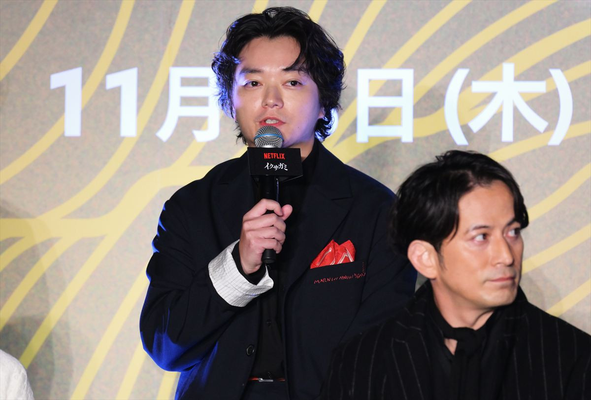 岡田准一、殺陣で怪我した直後にロケハン　鉄人ぶり明かされ照れ笑い