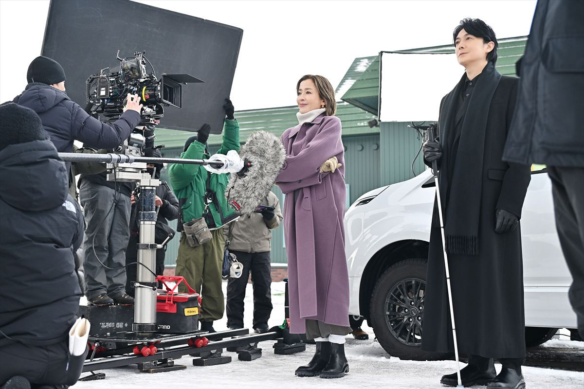 『映画ラストマン』福山雅治＆宮沢りえ共演シーンに、大泉洋ら捜査一課メンバーの姿も！　場面写真＆メイキングカット解禁