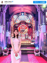【写真】井上清華アナ、『FNS歌謡祭』ドレス姿に絶賛の声「撃ち抜かれる美しさ」