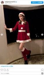 中川安奈、人生初のサンタコス披露　※「中川安奈」インスタグラム