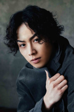 ミュージカル『憂国のモリアーティ』緋色の研究 Repriseよりウィリアム・ジェームズ・モリアーティ役の鈴木勝吾