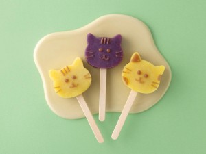 20250125「2月22日は猫の日 ぎゅっと、にゃんこ。」