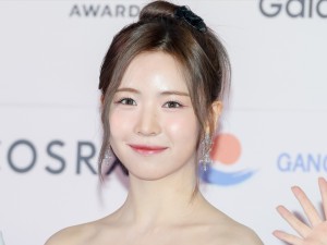 NiziU マヤ、少女時代 スヨンからのプレゼントに“号泣” 　コラボステージの裏側が「尊い」と話題