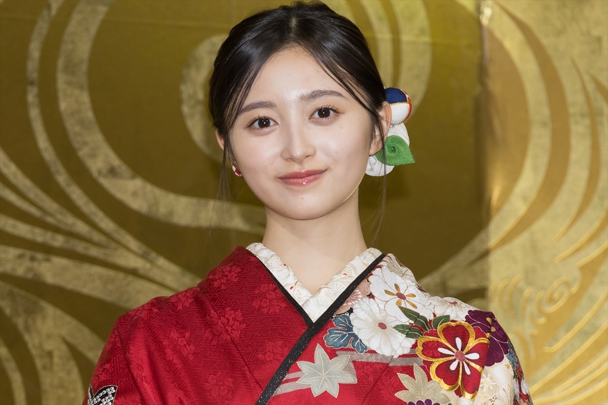 乃木坂46・筒井あやめ＆井上和が2人で成人式「私たちは“にょろにょろ世代”です！」