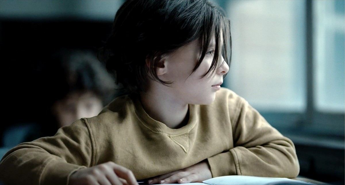 7歳少女の悪夢のような学校生活を疑似体験『Playground／校庭』本予告＆ビジュアル解禁　著名人コメントも到着「すごいものを観た」