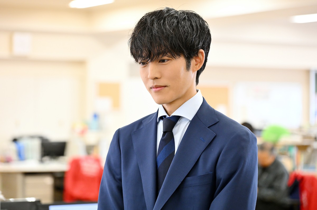『御上先生』第2話　“御上”松坂桃李、“神崎”奥平大兼による不倫記事について生徒たちに討論させる