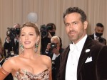 ライアン・レイノルズ、妻ブレイク・ライヴリーとジャスティン・バルドーニの確執浮上後初めてスピーチ　女性に課されるスタンダードを訴える