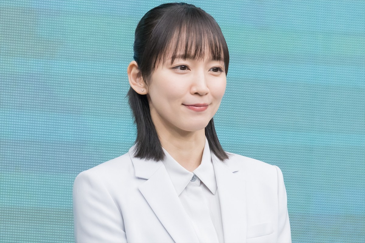 松坂桃李＆吉岡里帆、生徒役・奥平大兼の暴露に「見られてる（笑）」「恥ずかしい」